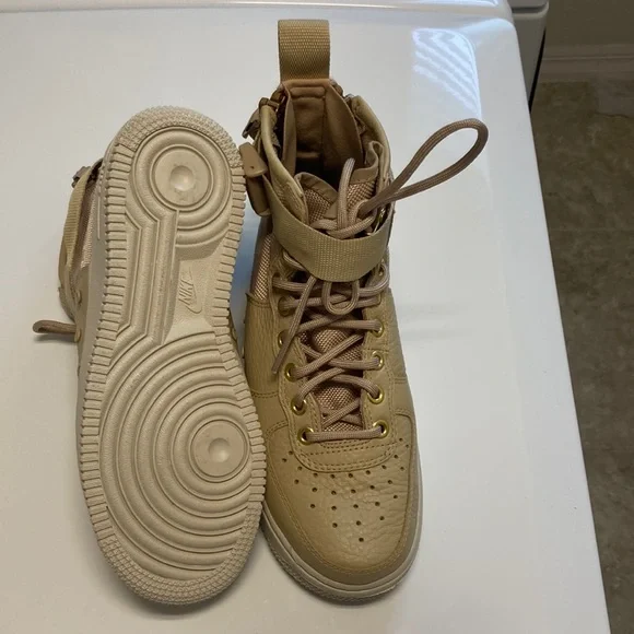 Nike Tan Gold Ankle Booties with Suede Finish - Picture 5 of 6